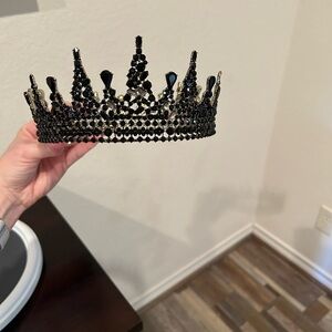 Sweet V | Metal Queen Crown